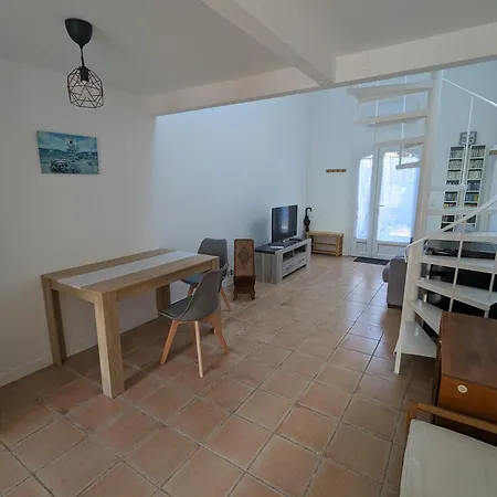 Charmant Appartement Avec Jardin Au Calme Chateauneuf-Grasse Exterior foto